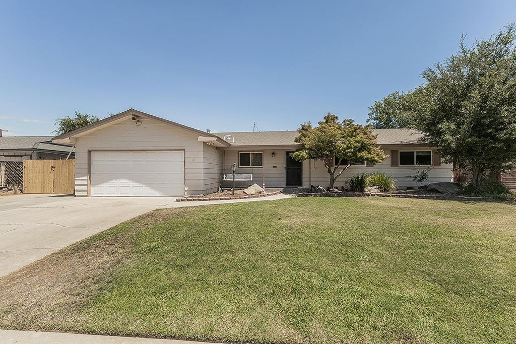 Image 1 of property listing at 6038 N Roosevelt Avenue, Fresno, CA 93704