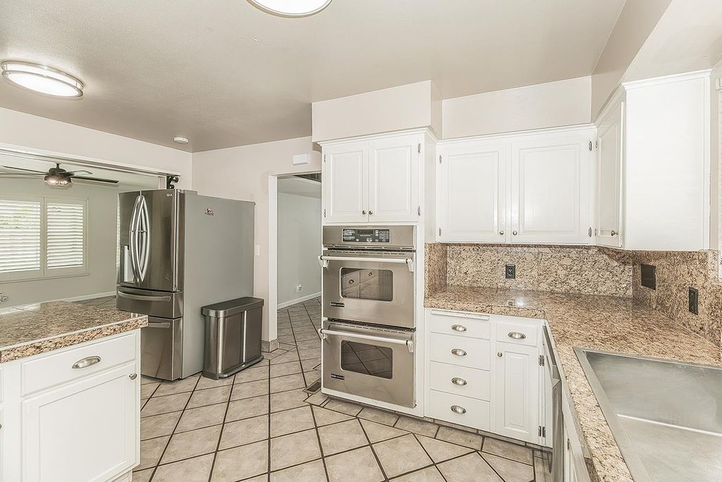 Image 16 of property listing at 6038 N Roosevelt Avenue, Fresno, CA 93704