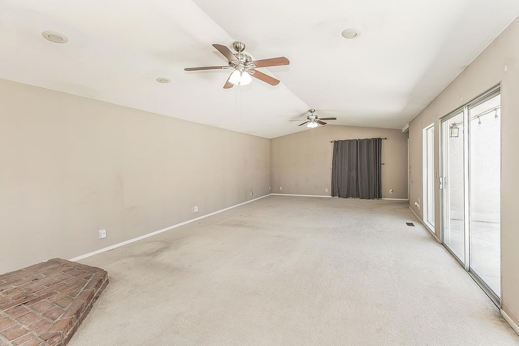 Image 19 of property listing at 6038 N Roosevelt Avenue, Fresno, CA 93704