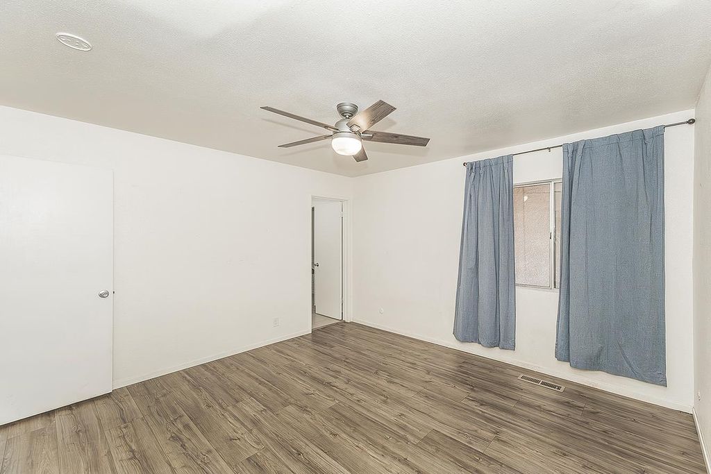 Image 23 of property listing at 6038 N Roosevelt Avenue, Fresno, CA 93704