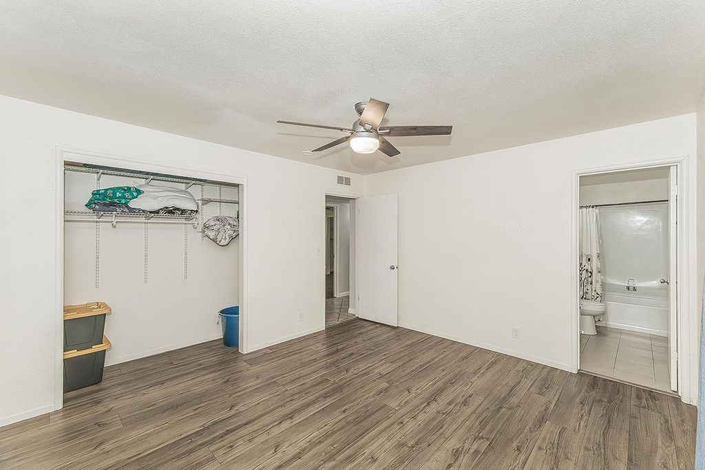 Image 24 of property listing at 6038 N Roosevelt Avenue, Fresno, CA 93704