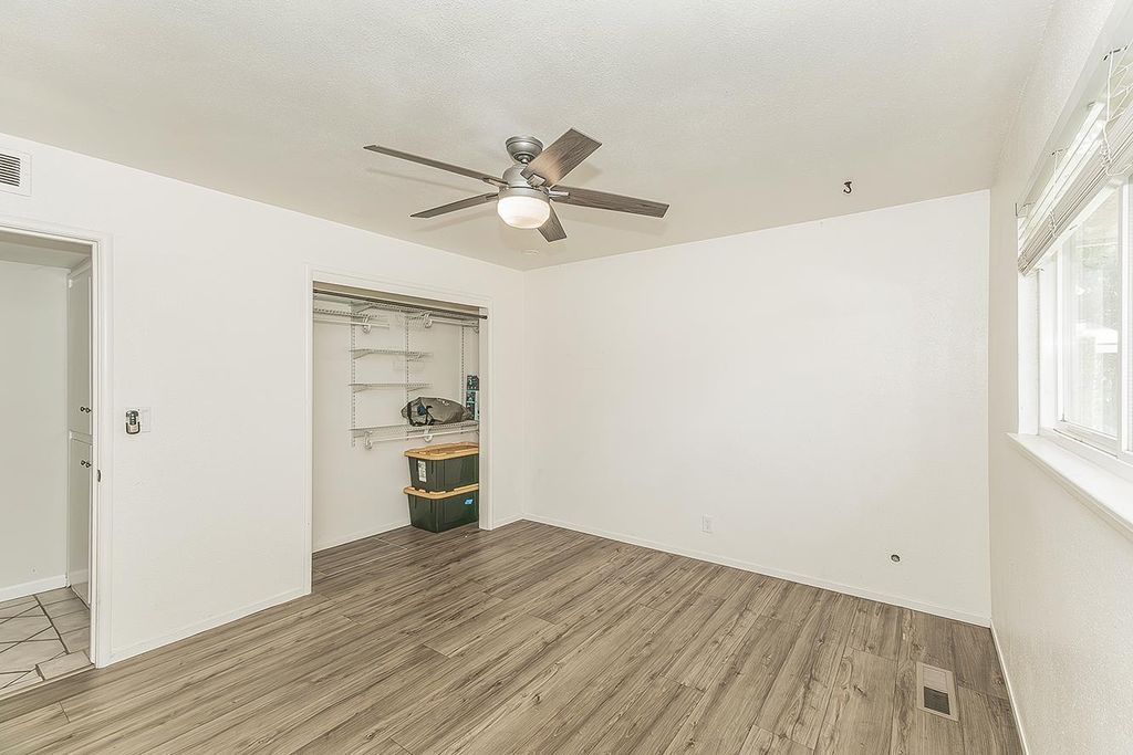 Image 26 of property listing at 6038 N Roosevelt Avenue, Fresno, CA 93704