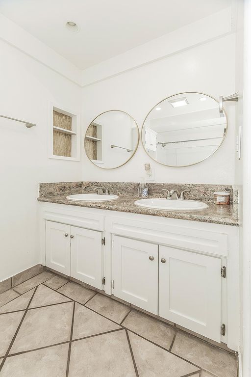 Image 28 of property listing at 6038 N Roosevelt Avenue, Fresno, CA 93704