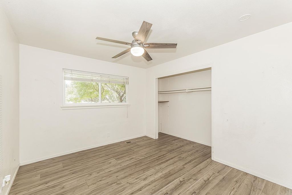 Image 31 of property listing at 6038 N Roosevelt Avenue, Fresno, CA 93704