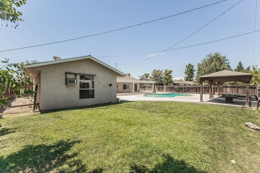 Image 43 of property listing at 6038 N Roosevelt Avenue, Fresno, CA 93704