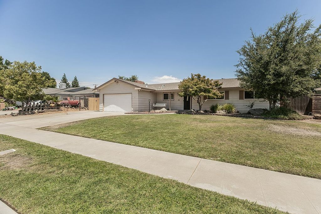 Image 44 of property listing at 6038 N Roosevelt Avenue, Fresno, CA 93704