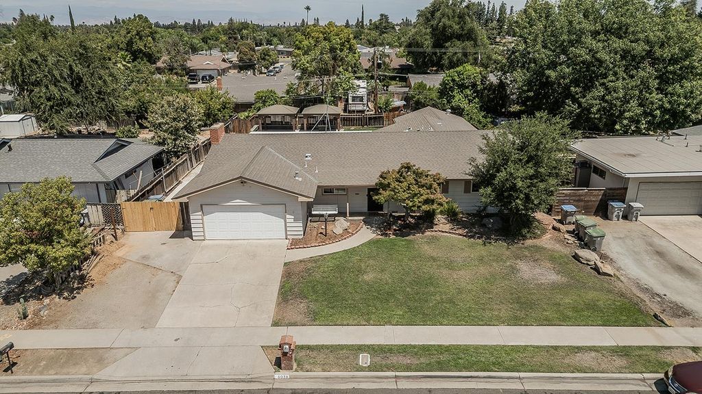 Image 49 of property listing at 6038 N Roosevelt Avenue, Fresno, CA 93704