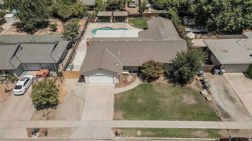 Image 50 of property listing at 6038 N Roosevelt Avenue, Fresno, CA 93704