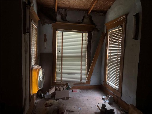 902 E 9th Street, Pittsburg, KS 66762