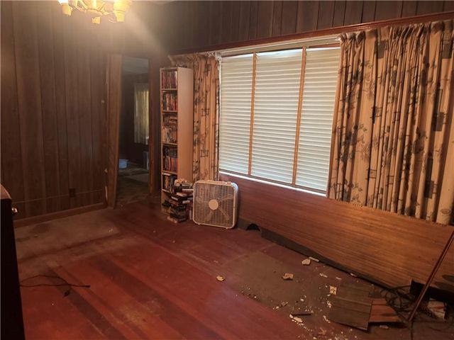 902 E 9th Street, Pittsburg, KS 66762