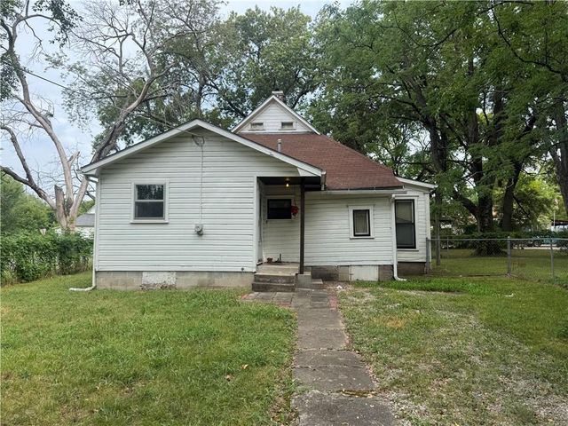 902 E 9th Street, Pittsburg, KS 66762