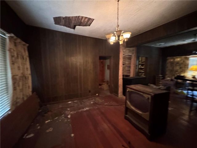 902 E 9th Street, Pittsburg, KS 66762