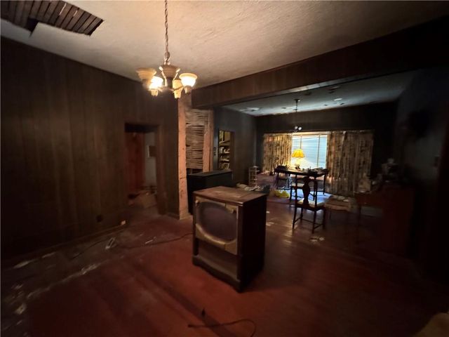 902 E 9th Street, Pittsburg, KS 66762