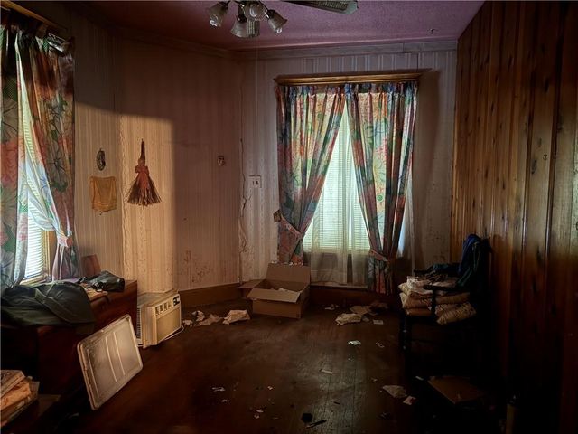 902 E 9th Street, Pittsburg, KS 66762