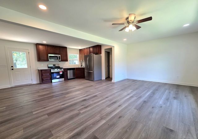 1628 Edgewood Dr, Lebanon, TN 37087