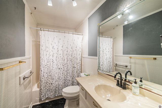 205 Lindberg, Paducah, KY 42003