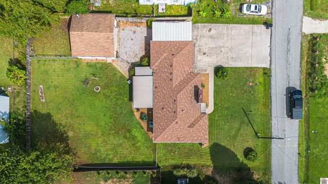 205 Lindberg, Paducah, KY 42003