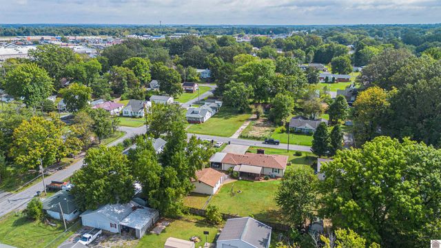 205 Lindberg, Paducah, KY 42003