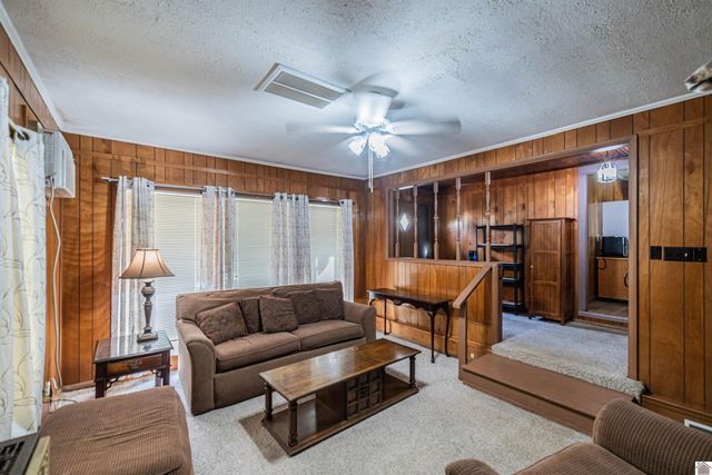 205 Lindberg, Paducah, KY 42003