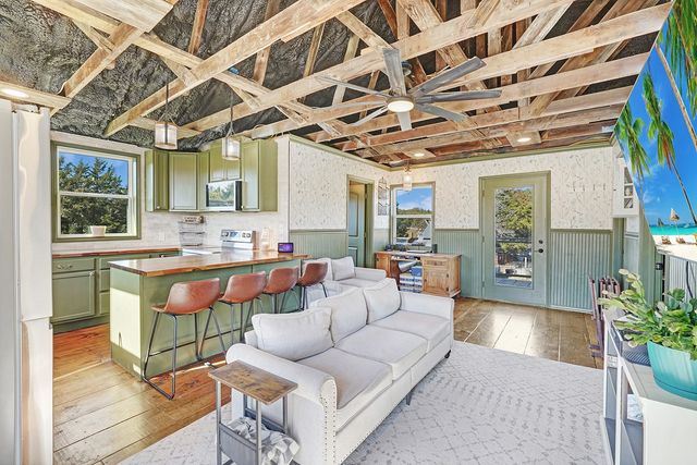 1696 County Road 222, Gainesville, TX 76240