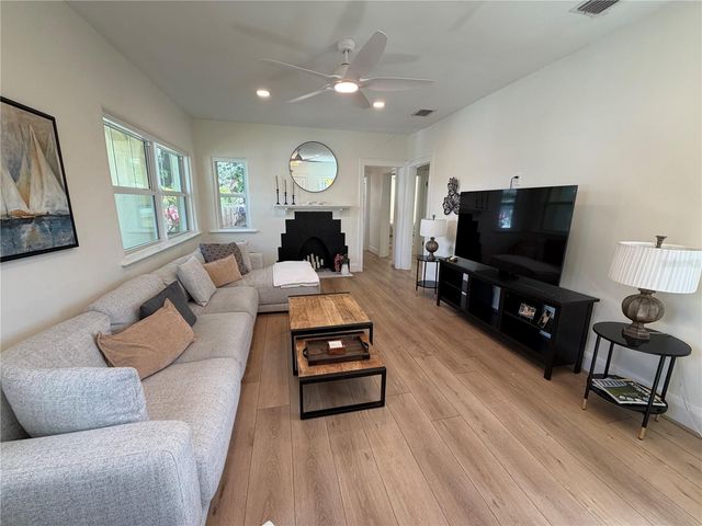 51 AEGEAN AVENUE, Tampa, FL 33606