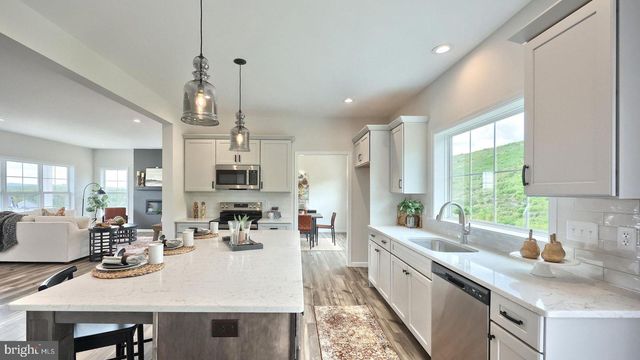 220 COPPER RIDGE DR, Newmanstown, PA 17073