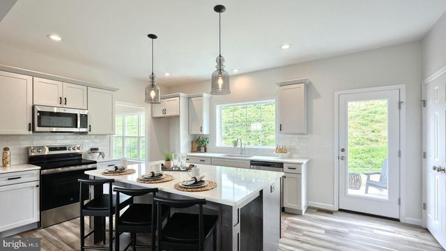 220 COPPER RIDGE DR, Newmanstown, PA 17073