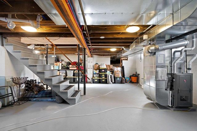 1109 S 6TH STREET, De Pere, WI 54115