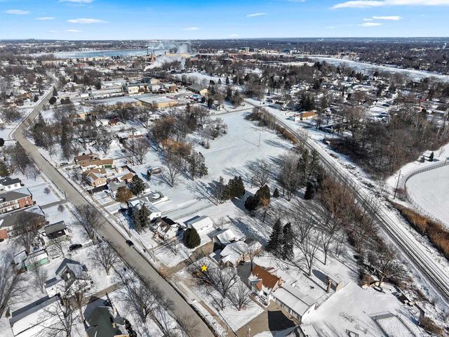 1109 S 6TH STREET, De Pere, WI 54115