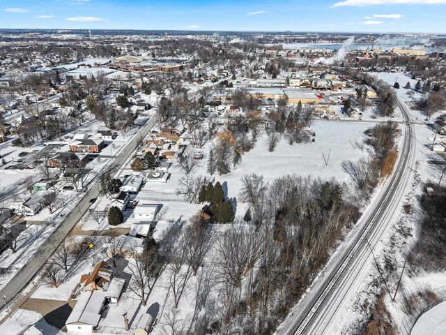 1109 S 6TH STREET, De Pere, WI 54115