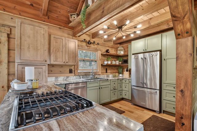82 Indian Trace, Mineral Bluff, GA 30559