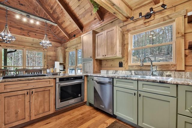 82 Indian Trace, Mineral Bluff, GA 30559