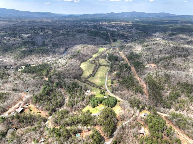 82 Indian Trace, Mineral Bluff, GA 30559