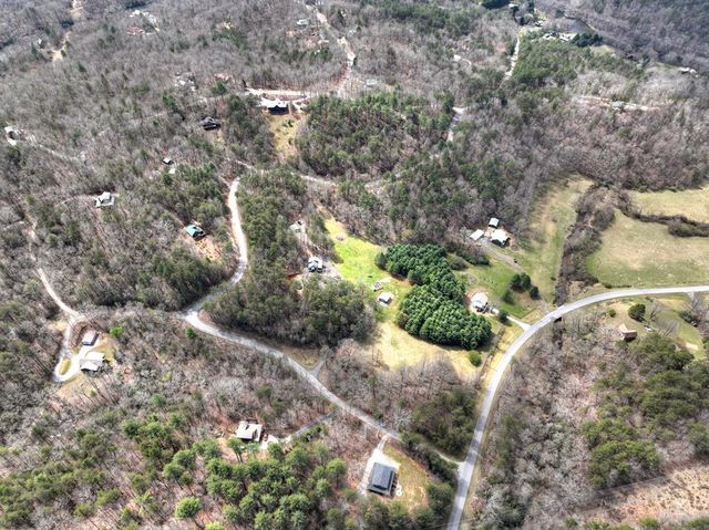82 Indian Trace, Mineral Bluff, GA 30559
