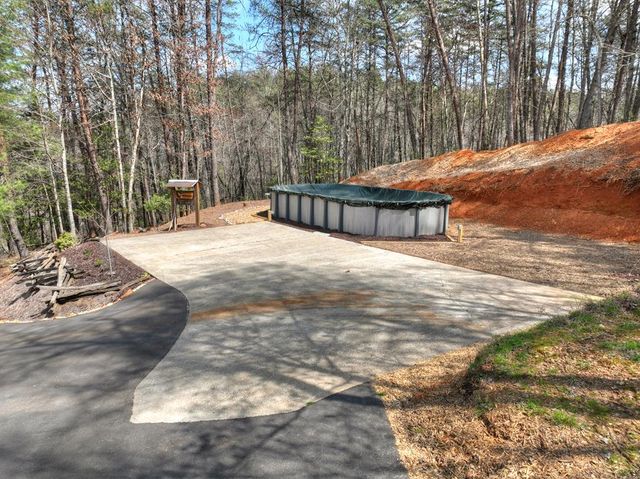 82 Indian Trace, Mineral Bluff, GA 30559