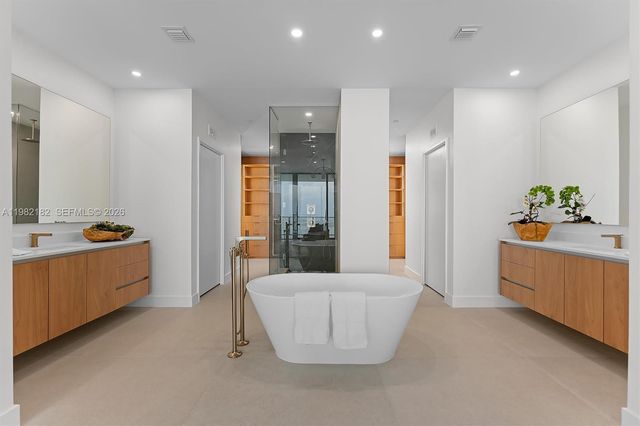 700 NE 24rd St PH-5802, Miami, FL 33137