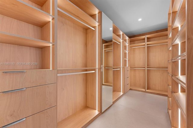 700 NE 24rd St PH-5802, Miami, FL 33137