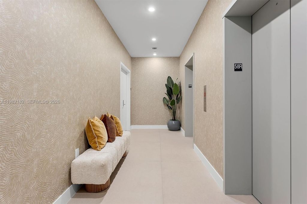 700 NE 24rd St PH-5802, Miami, FL 33137