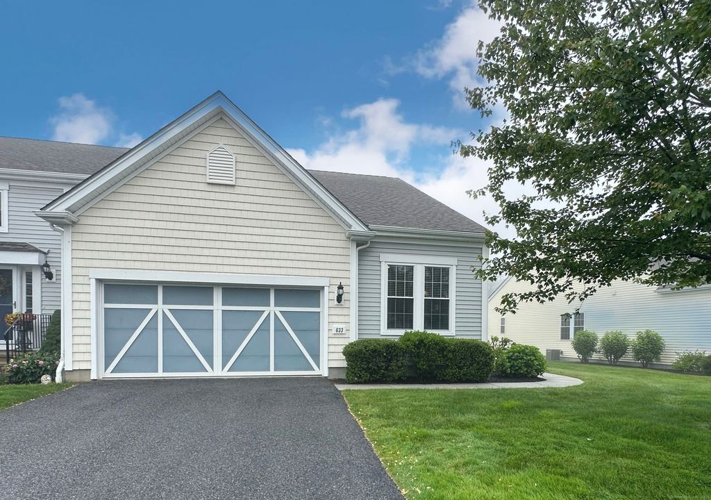 633 Championship Drive 633, Oxford, CT 06478