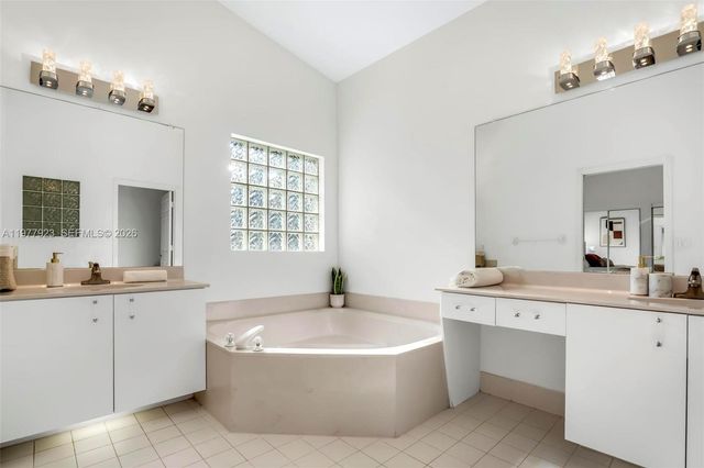 1601 SW 157th Ave, Pembroke Pines, FL 33027