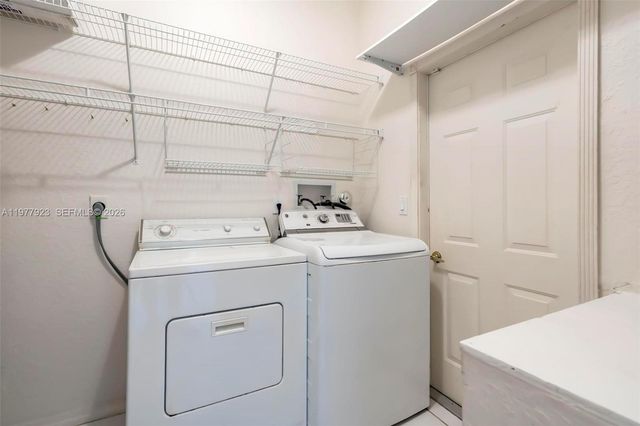 1601 SW 157th Ave, Pembroke Pines, FL 33027