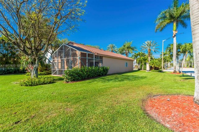 1601 SW 157th Ave, Pembroke Pines, FL 33027