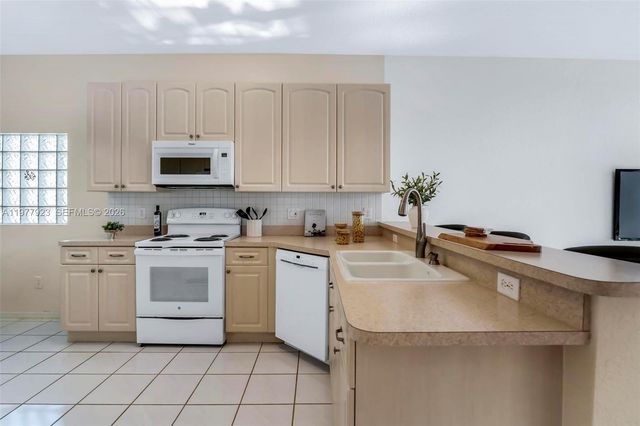 1601 SW 157th Ave, Pembroke Pines, FL 33027