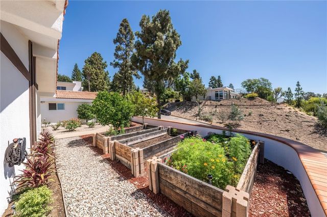 2817 N Mountain Avenue, Claremont, CA 91711