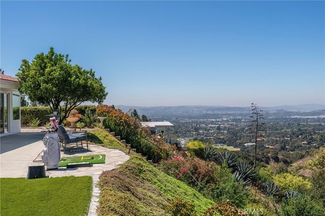 2817 N Mountain Avenue, Claremont, CA 91711