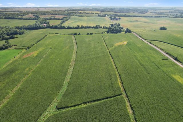 1551 Holmans Road, Mt Vernon, IA 52314