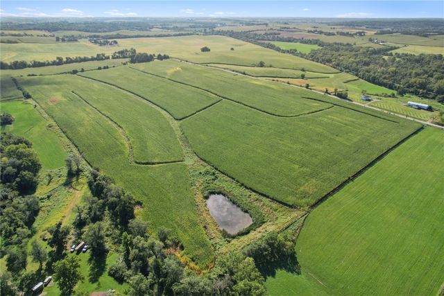 1551 Holmans Road, Mt Vernon, IA 52314