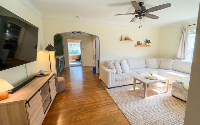 1501 Osceola Avenue, Des Moines, IA 50316