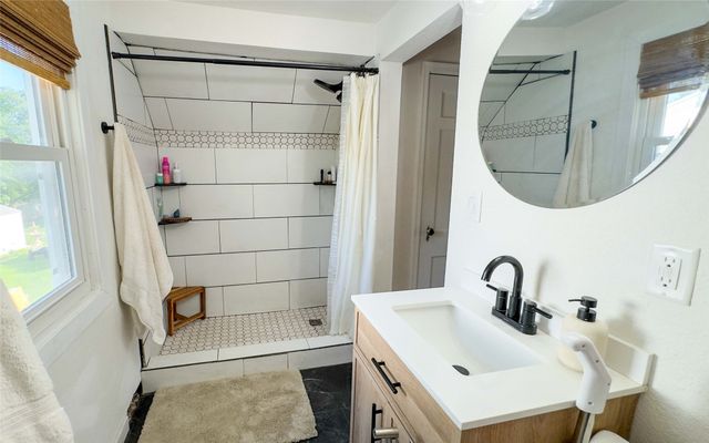 1501 Osceola Avenue, Des Moines, IA 50316