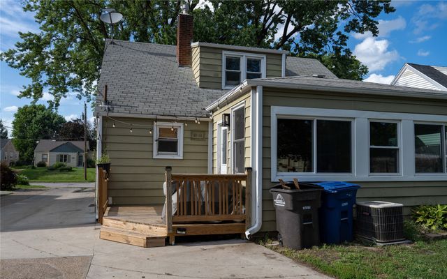 1501 Osceola Avenue, Des Moines, IA 50316